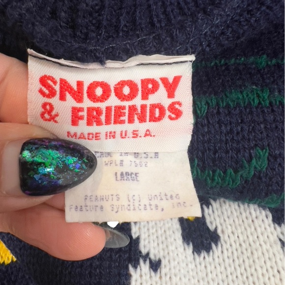 Snoopy & Friends Woodstock Peanuts Y2K Vintage Holiday Winter Cartoon Sweater - Picture 4 of 11
